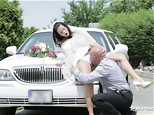 messy bride takes her chauffeur's hard-on before her wedding